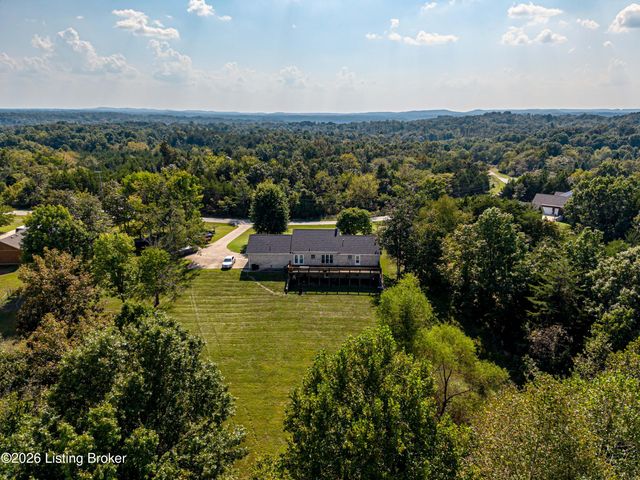 1196 Deerwood Dr, Coxs Creek, KY 40013