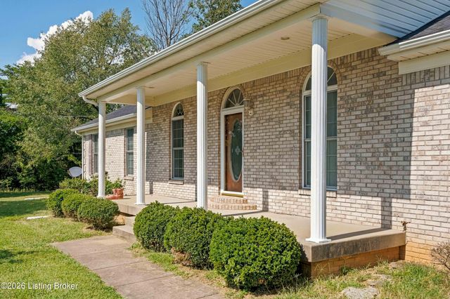 1196 Deerwood Dr, Coxs Creek, KY 40013