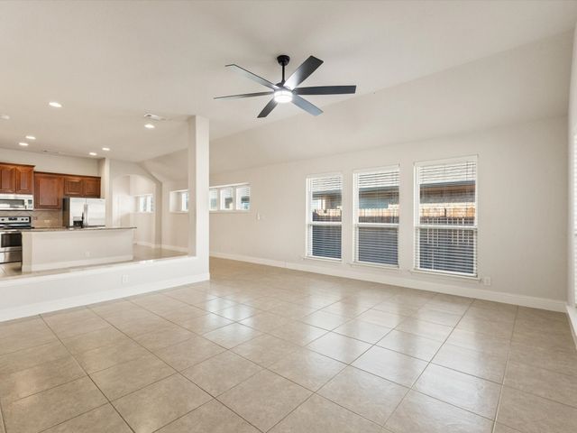 2106 Hanakoa Falls Drive, Anna, TX 75409