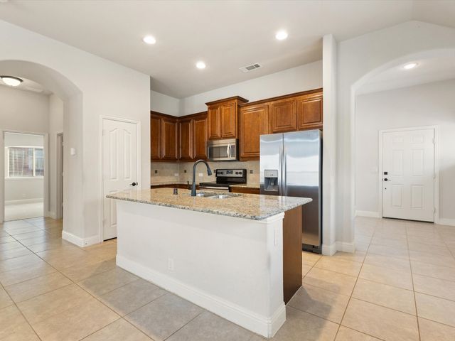 2106 Hanakoa Falls Drive, Anna, TX 75409