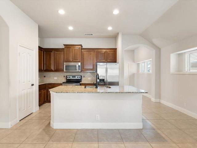 2106 Hanakoa Falls Drive, Anna, TX 75409