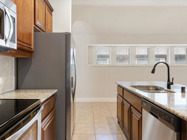 2106 Hanakoa Falls Drive, Anna, TX 75409