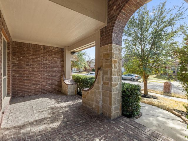 2106 Hanakoa Falls Drive, Anna, TX 75409