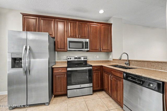 1517 FIELDVIEW Drive, Jacksonville, FL 32225