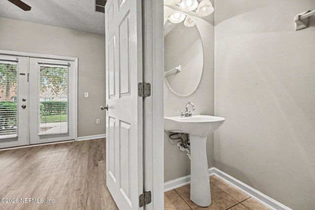 1517 FIELDVIEW Drive, Jacksonville, FL 32225