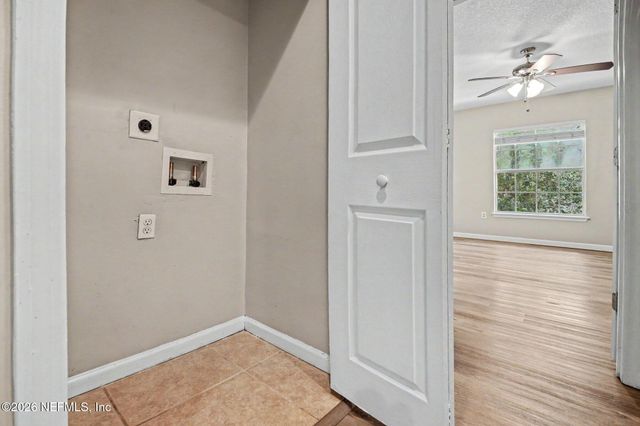 1517 FIELDVIEW Drive, Jacksonville, FL 32225