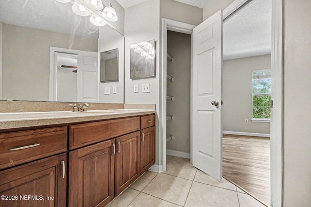1517 FIELDVIEW Drive, Jacksonville, FL 32225