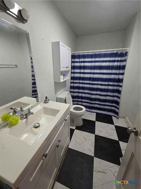 Image 9 of property listing at 702 N 8th Street, Temple, TX 76501