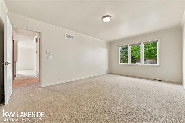 45491 Meadows Square, Macomb, MI 48044