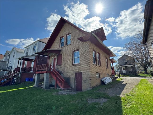 827 Morton St, New Castle, PA 16101