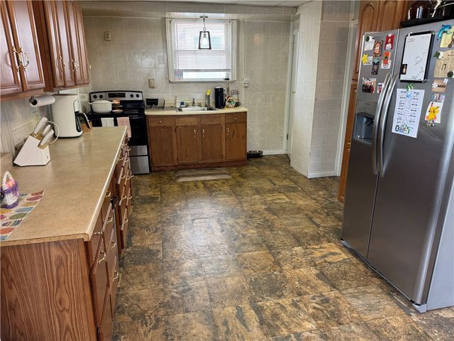 827 Morton St, New Castle, PA 16101