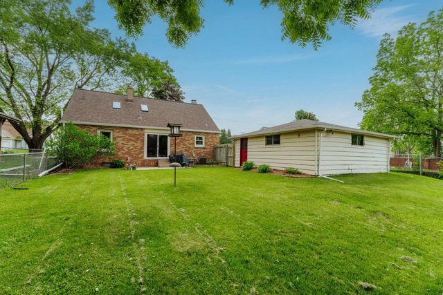 7405 S Pennsylvania AVENUE, Oak Creek, WI 53154