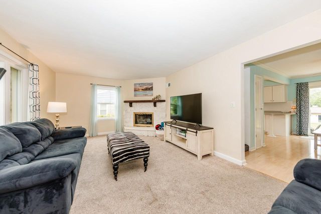 7405 S Pennsylvania AVENUE, Oak Creek, WI 53154