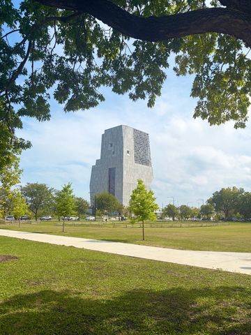 1534 E 59th Street L2, Chicago, IL 60637