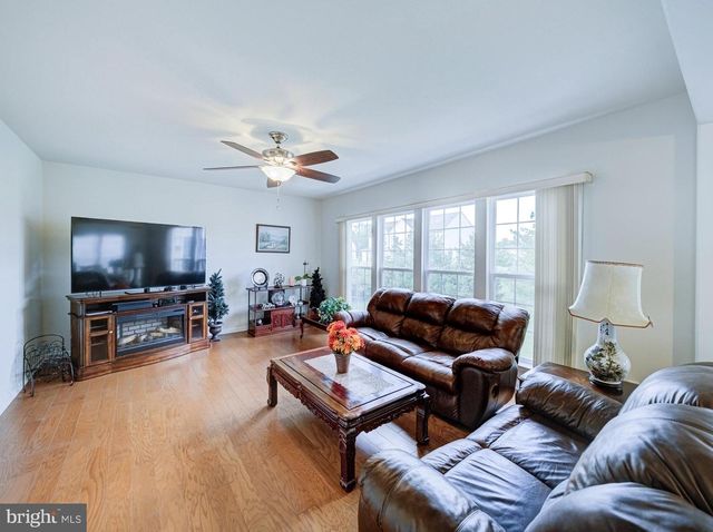 29 ENDEAVOR BLVD, East Windsor, NJ 08520