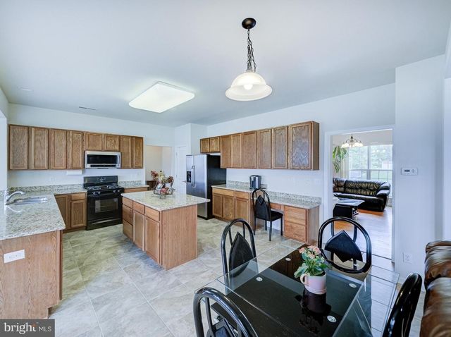 29 ENDEAVOR BLVD, East Windsor, NJ 08520