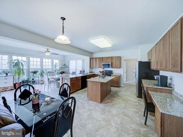 29 ENDEAVOR BLVD, East Windsor, NJ 08520
