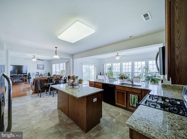 29 ENDEAVOR BLVD, East Windsor, NJ 08520