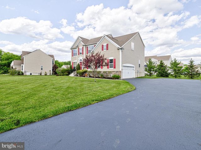 29 ENDEAVOR BLVD, East Windsor, NJ 08520