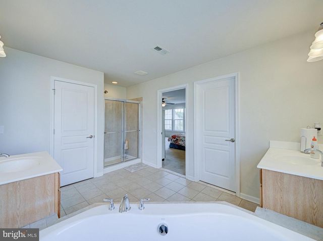 29 ENDEAVOR BLVD, East Windsor, NJ 08520