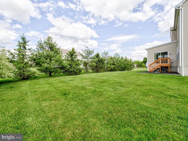 29 ENDEAVOR BLVD, East Windsor, NJ 08520