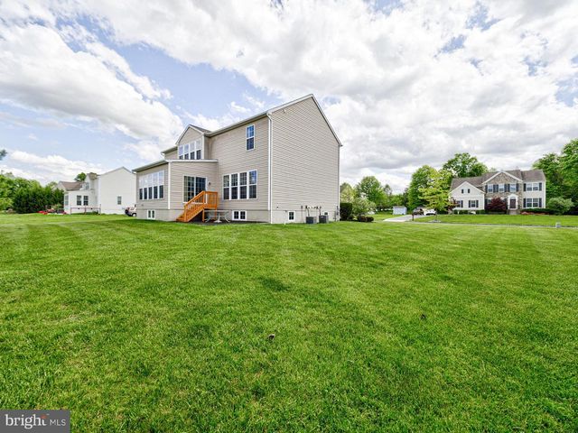 29 ENDEAVOR BLVD, East Windsor, NJ 08520