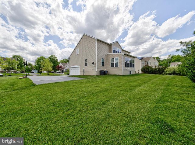29 ENDEAVOR BLVD, East Windsor, NJ 08520