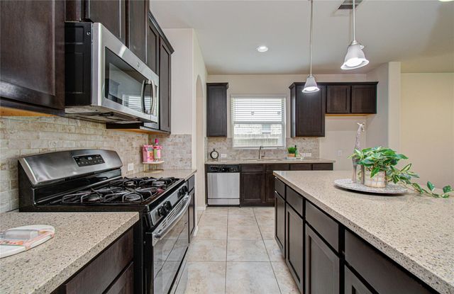 12319 Gatewood Drive, Mont Belvieu, TX 77535