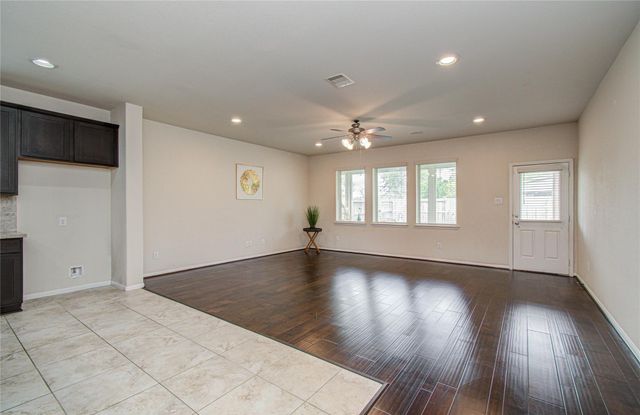 12319 Gatewood Drive, Mont Belvieu, TX 77535