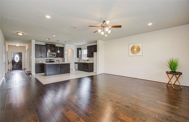 12319 Gatewood Drive, Mont Belvieu, TX 77535