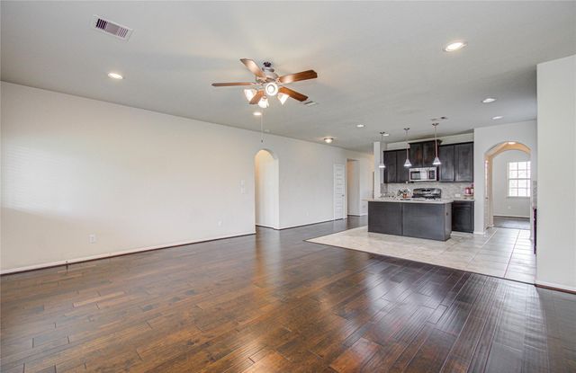 12319 Gatewood Drive, Mont Belvieu, TX 77535