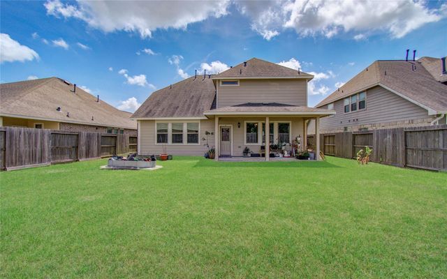 12319 Gatewood Drive, Mont Belvieu, TX 77535