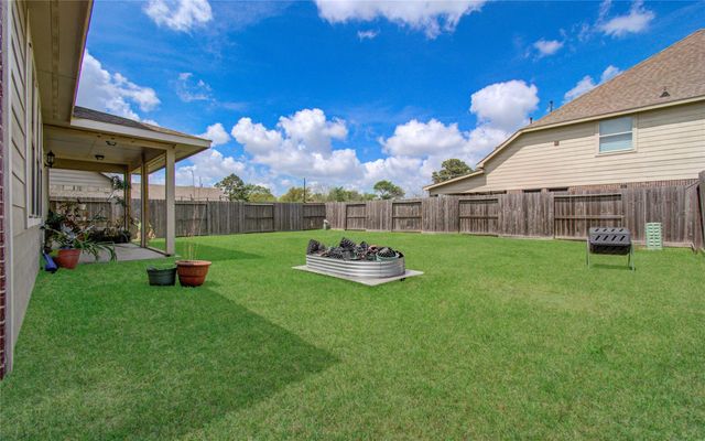 12319 Gatewood Drive, Mont Belvieu, TX 77535
