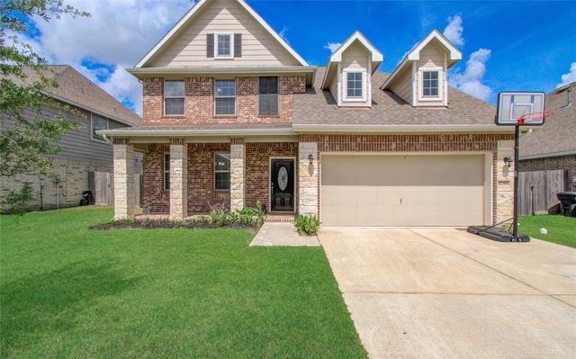 12319 Gatewood Drive, Mont Belvieu, TX 77535