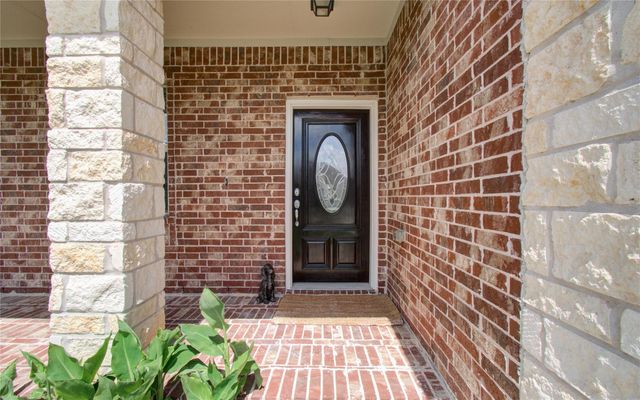 12319 Gatewood Drive, Mont Belvieu, TX 77535