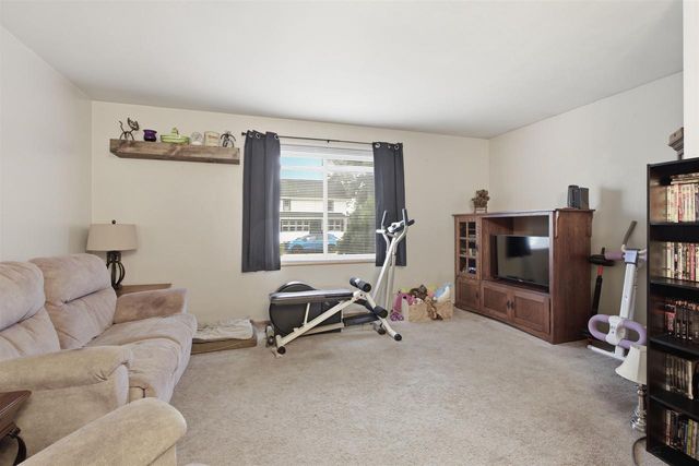 408 E PINE STREET, New London, WI 54961