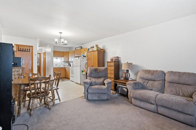408 E PINE STREET, New London, WI 54961
