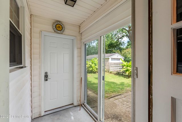 4334 Rockwood Dr, Louisville, KY 40220