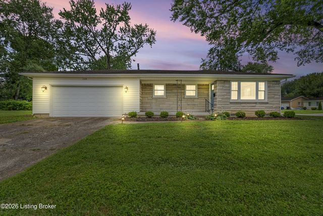 4334 Rockwood Dr, Louisville, KY 40220