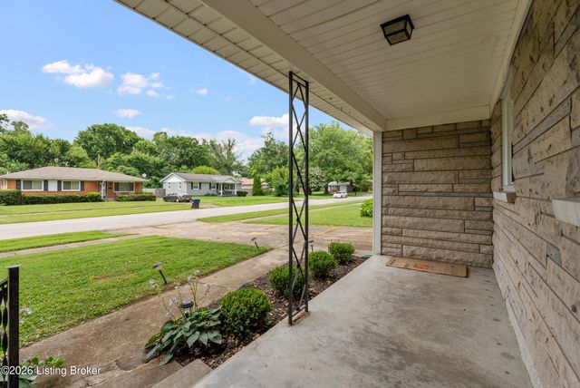 4334 Rockwood Dr, Louisville, KY 40220