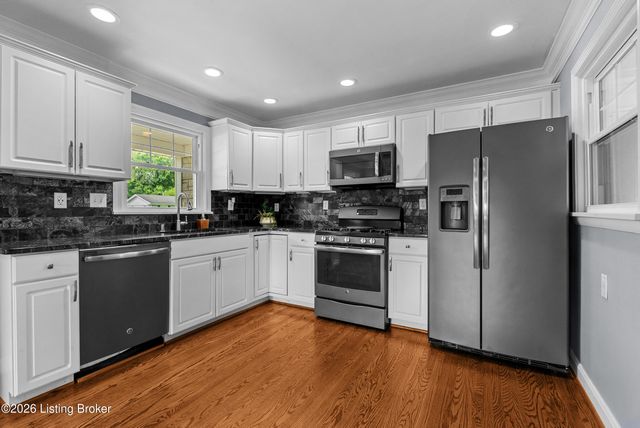 4334 Rockwood Dr, Louisville, KY 40220