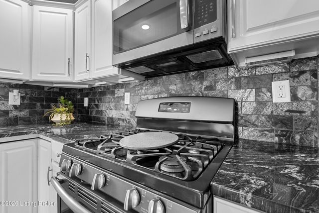 4334 Rockwood Dr, Louisville, KY 40220