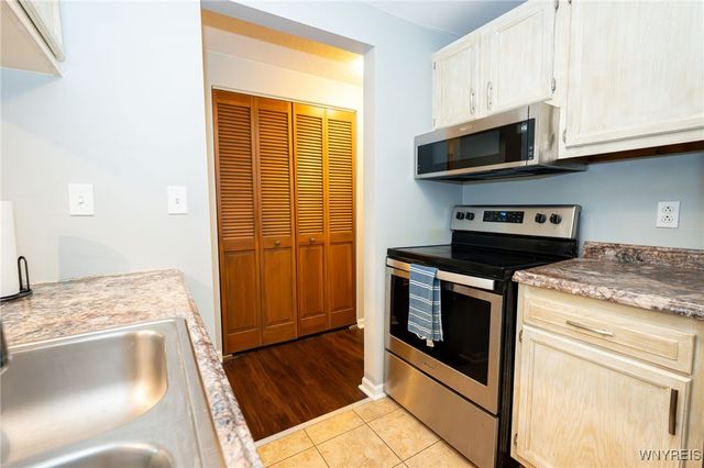 4745 Chestnut Ridge Road 12, Amherst, NY 14228