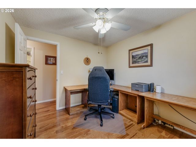 4615 Nw SALISHAN Dr, Portland, OR 97229