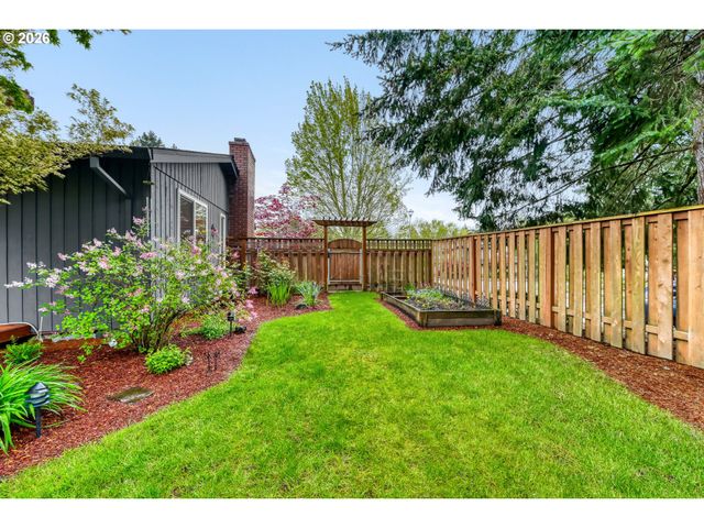 4615 Nw SALISHAN Dr, Portland, OR 97229