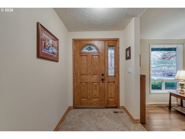 4615 Nw SALISHAN Dr, Portland, OR 97229