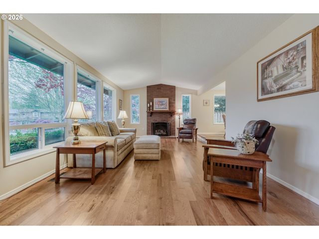 4615 Nw SALISHAN Dr, Portland, OR 97229