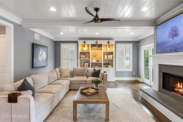 10 Borden Street, Monmouth Beach, NJ 07750