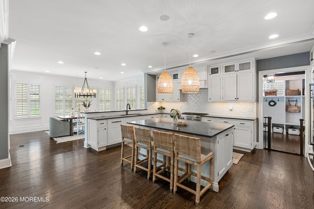 10 Borden Street, Monmouth Beach, NJ 07750