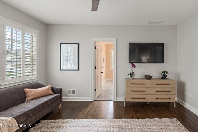10 Borden Street, Monmouth Beach, NJ 07750